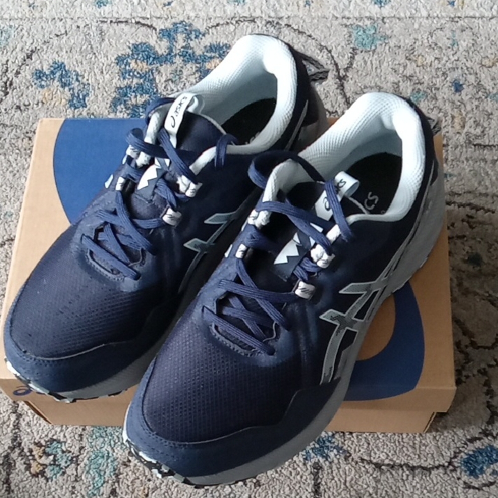 Asics Women's Athletic Shoes-LIKE NEW